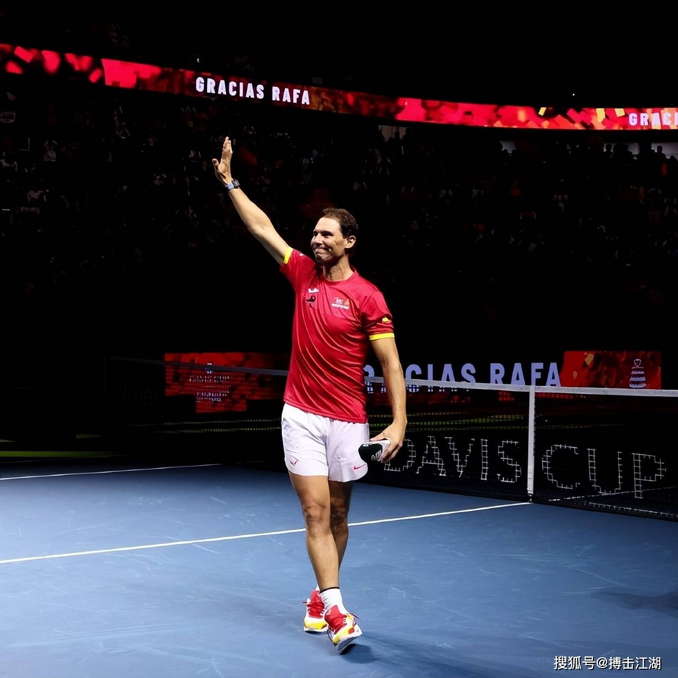 拉沃尔杯绝杀法网，西西帕斯关键制胜