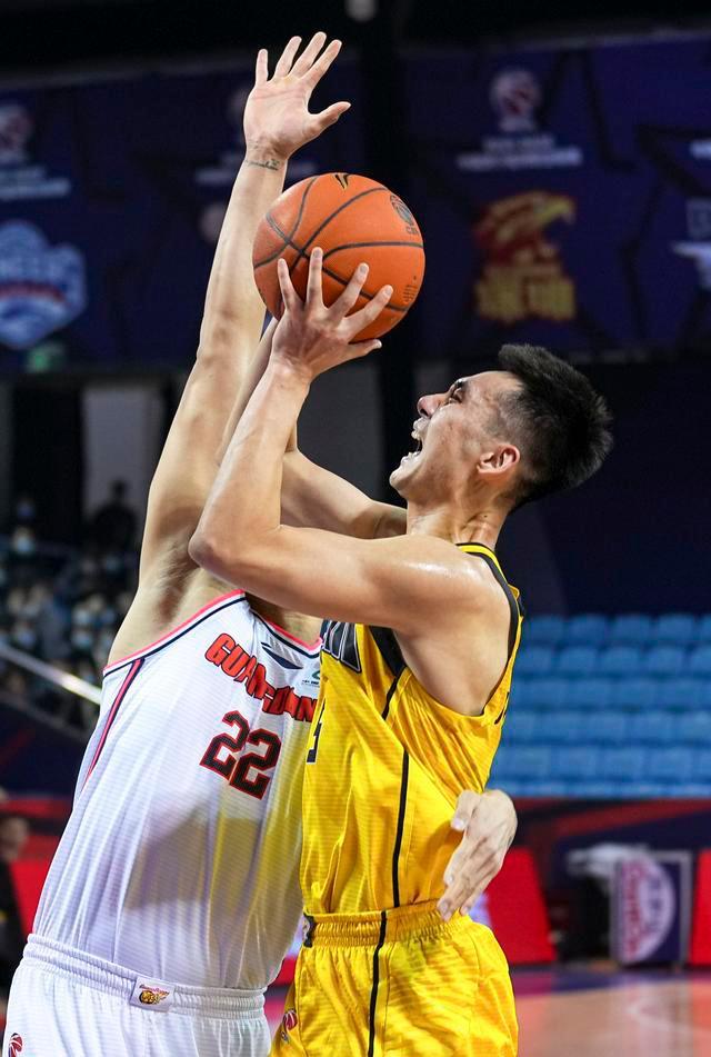 骑士翻盘辽宁队，易建联状态火热