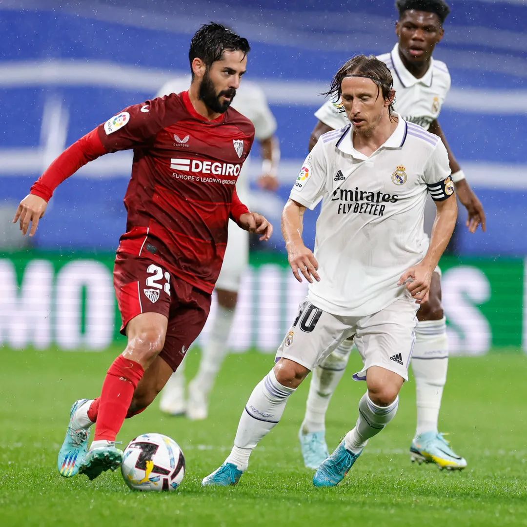 瑞典完胜塞维利亚，马丁内利扛起全队