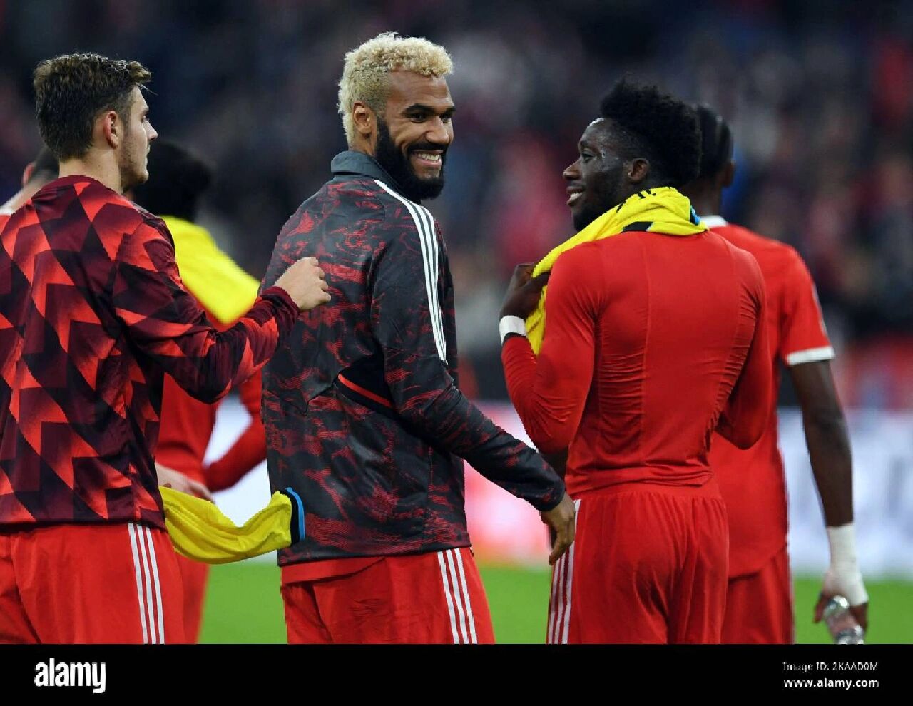 拜仁横扫奥地利，莱万带队取胜