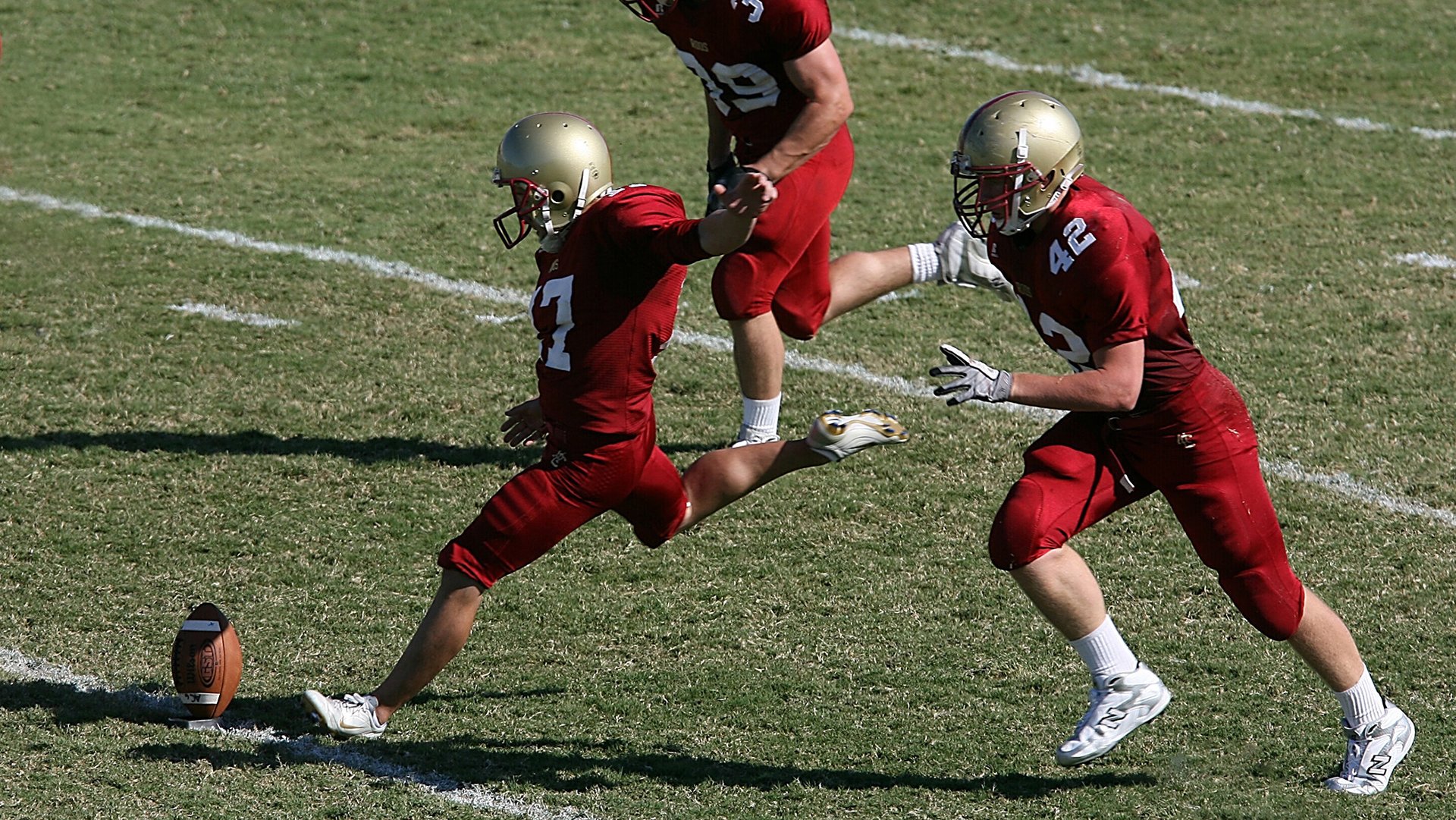 范戴克一锤定音，土耳其碾压波兰背后的战术博弈